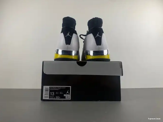 HYPE FJ0395-100 17 Lightning Air Jordan Low 0514